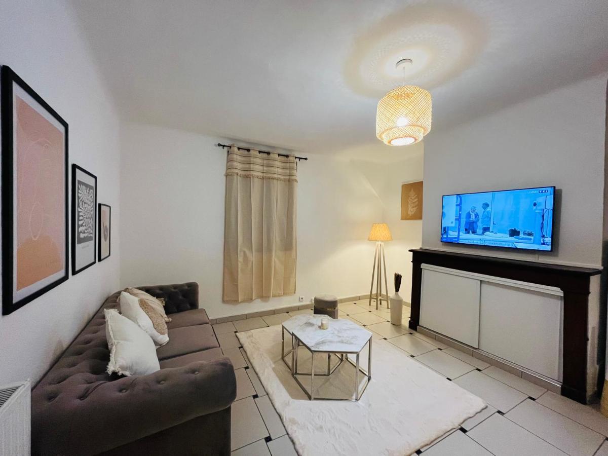 Appartement Ideal Au Coeur D Auxerre Bagian luar foto