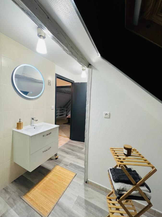 Appartement Ideal Au Coeur D Auxerre Bagian luar foto